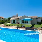 Beautiful Judita With Pool In Tar Villa Tar-Vabriga
