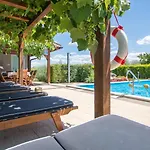 Beautiful Judita With Pool In Tar * Tar-Vabriga