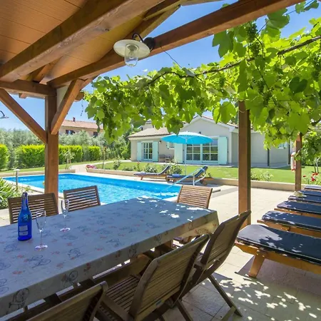فيلة Beautiful Judita With Pool In Tar *