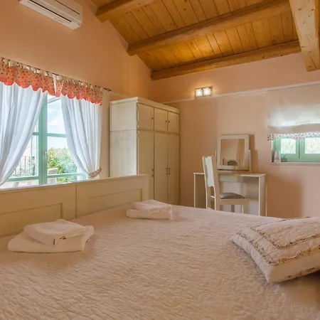 Beautiful Judita With Pool In Tar Villa Tar-Vabriga