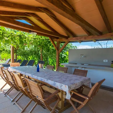 Beautiful Judita With Pool In Tar Tar-Vabriga