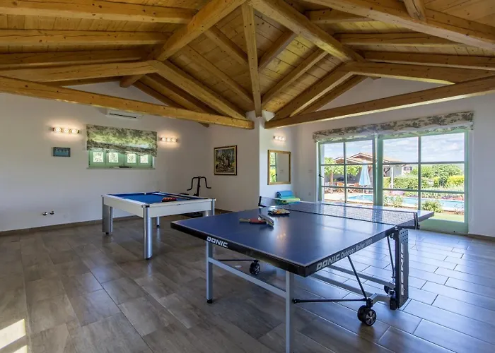 Villa Beautiful Judita With Pool In Tar Tar-Vabriga
