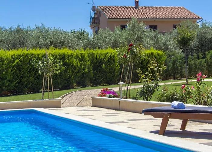 Villa Beautiful Judita With Pool In Tar Tar-Vabriga