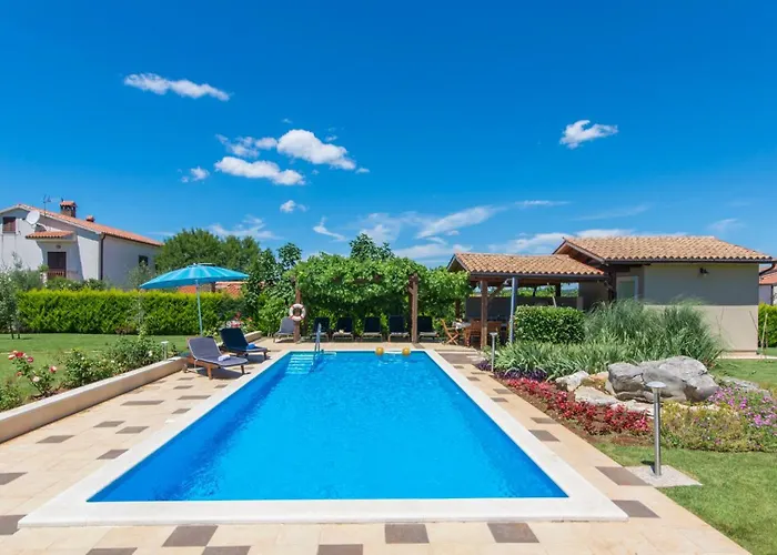 Villa Beautiful Judita With Pool In Tar *
