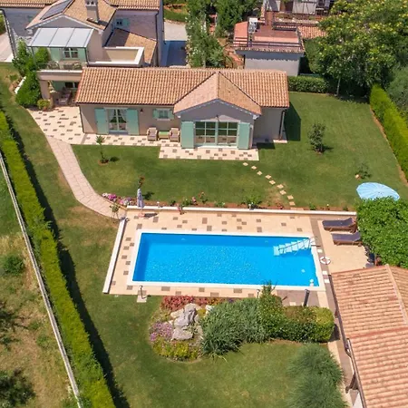 Beautiful Judita With Pool In Tar Tar-Vabriga
