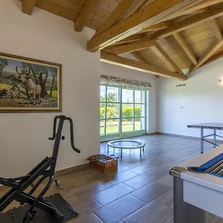 Villa Beautiful Judita With Pool In Tar Tar-Vabriga