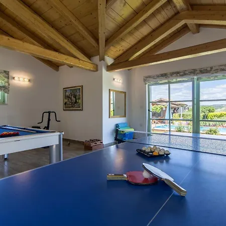 Villa Beautiful Judita With Pool In Tar Tar-Vabriga