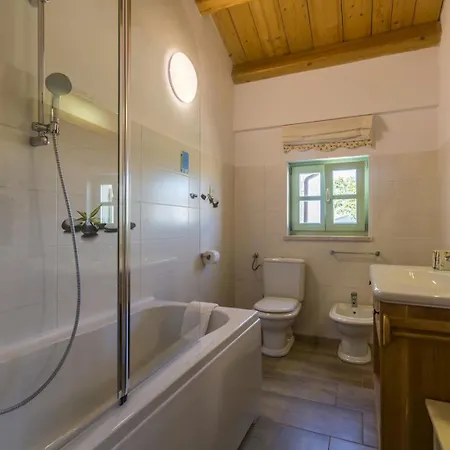 Villa Beautiful Judita With Pool In Tar *